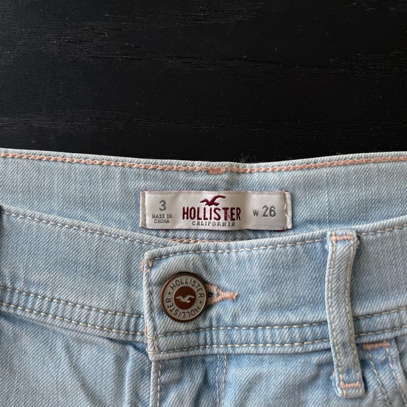 Hollister Jean Shorts - Picture 3 of 3